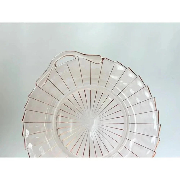 Sierra Pinwheel Jeannette Pink 1930's Depression Glass Decorative | Serving Plat - Picture 2 of 9